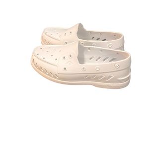 SPERRY Women’s White Float Shoes Water Shoes. Size 8